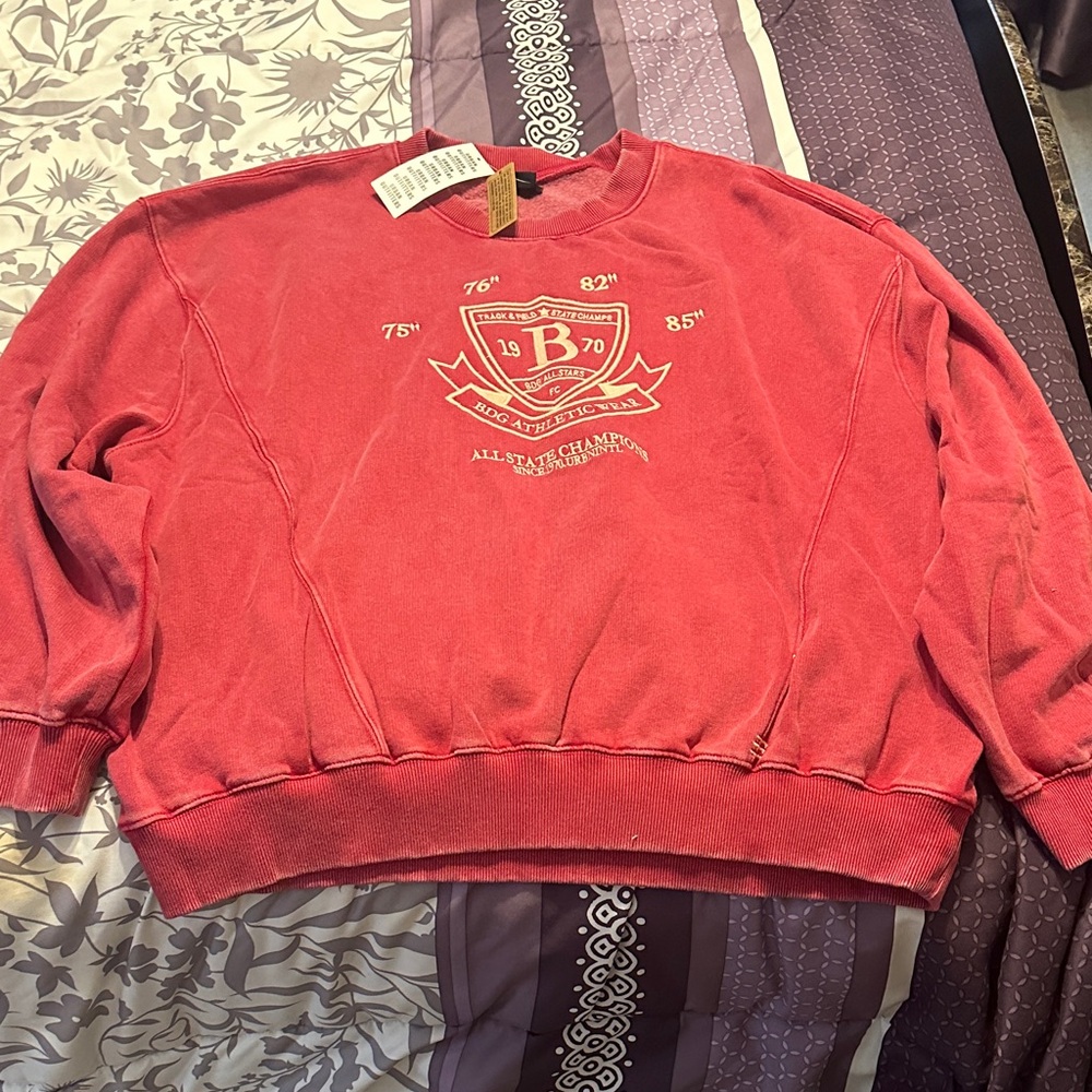 Urban Outfitters Red Graphic Crewneck Sweater - Picture 4 of 6